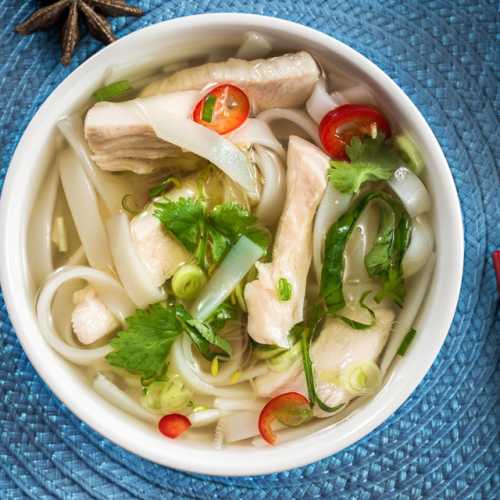 Vietnamilainen kanakeitto eli Pho Ga 