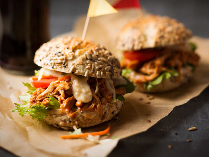 Kariniemen Pulled Chicken Burger