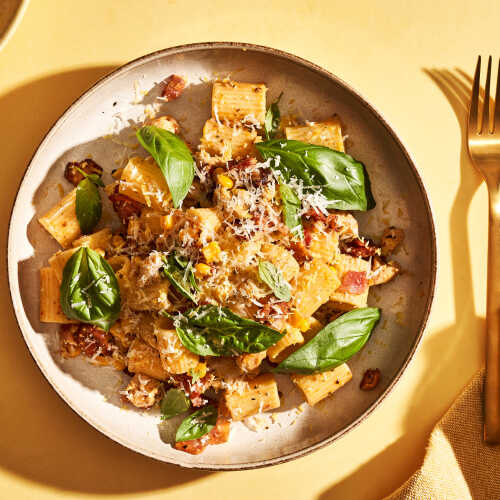 Pippurinen kana-pekonipasta