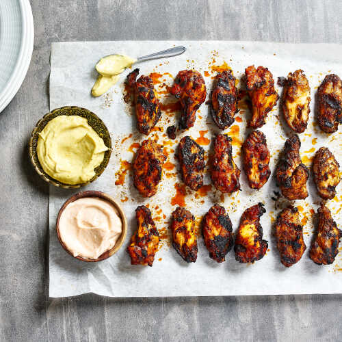 Hot wings combo kahdella dipillä
